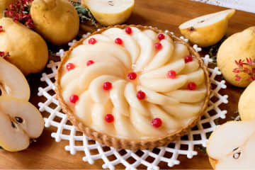 【キル フェ ボン】“旬のいちごや洋梨”を使った冬限定タルトが登場