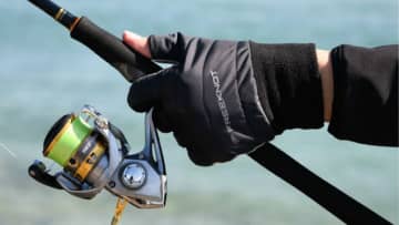【編集部が選ぶ】“寒くても釣りに行くあなたへ”。この冬使いたい、厳寒期を乗り越える釣り専用グローブ6選。秋冬新製品も。