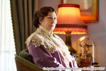 アンジェリカ・ヒューストンが「アガサ・クリスティー ゼロ時間へ」の魅力を語る