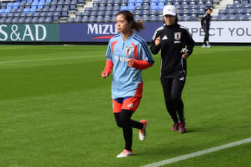 なでしこジャパン、カナダ戦へ前日練習　長谷川唯が別メニュー