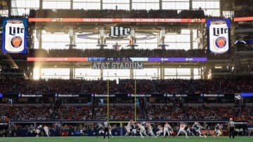 チーフスとの感謝祭ゲームで日差しの影響を受けながらも奮闘したカウボーイズ