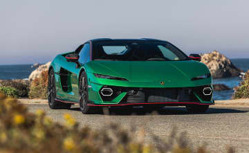 深紅のレブリミットを追いかけて　ランボルギーニ「テメラリオ」が誘う“制御された狂気”