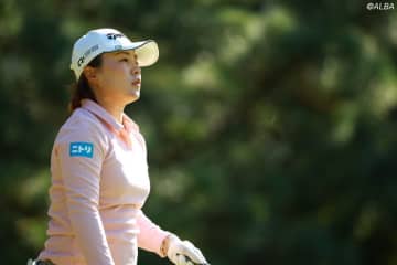 ＜中間速報＞穴井詩が単独トップ　永峰咲希1差、阿部未悠ら2差追走