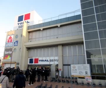 「トライアル西友」1号店 東京・花小金井にオープン 「GMS再生」モデル目指す