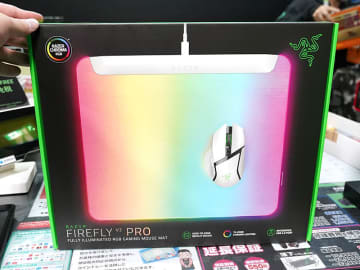 Razerの光るゲーミングマウスパッド「Firefly V2 Pro」にWhite Editionが登場