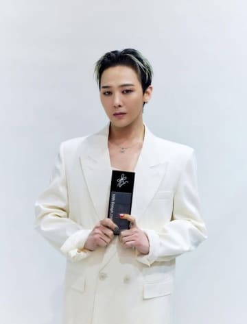 G-DRAGON「2025 DAP Awards」で今年を象徴する人物に選定！“彼の音楽は永遠を期待させる”