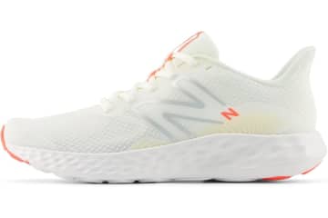 ゆうゆうtime編集部おすすめの【ニューバランス】の現行モデルスニーカーが最大32％OFF！Amazonブラックフライデーセールでゲット♪