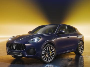 マセラティ グレカーレの特別仕様車「ルミナ ブルー」を発表。洗練されたカラーリングが特徴的