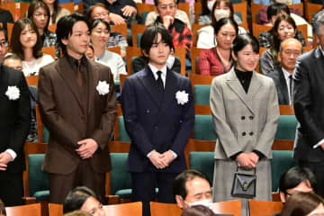 『ペリリュー』チャリティ上映会に板垣李光人ら登壇　愛子さまと“同級生トーク”も