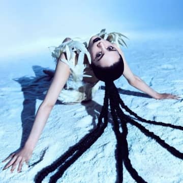 自宅で強盗未遂被害のナナが活動再開　ソロアルバム「フィジカル版」を12月4日に発売へ