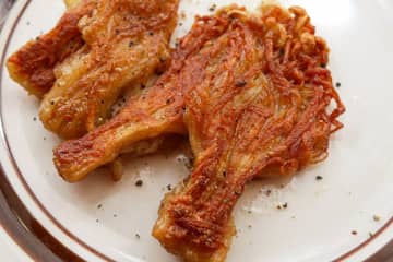 えのきは“焼く”が正解だった　ロバート馬場の【500万再生レシピ】が衝撃のウマさ