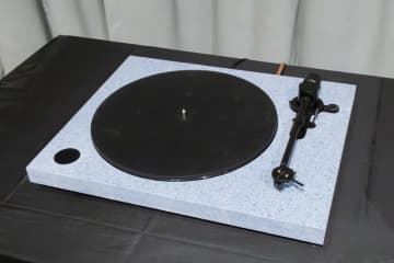 廃ユニフォームがターンテーブルに　ソニーのサステナ施策