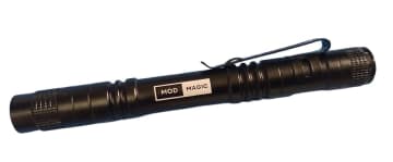 蛍光塗料の発光を際立たせ、UVレジン硬化にも対応！　ビット・トレード・ワン「MODMAGICブラックライト・プロ」を12月12日発売