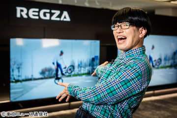 リアルアキバボーイズのマロンが最新レグザにゾッコン!?「オタクの夢が詰まっている！」【PR】