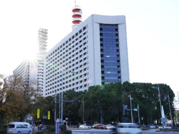 証券口座乗っ取り疑いで逮捕　中国籍2人、相場操縦か