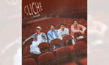 mgk、ジョナス・ブラザーズをゲストに迎えた「cliché」新リミックス公開