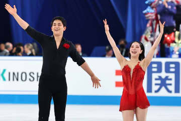 「あら素敵♡」りくりゅうが公開した京都での“一枚”　凛々しい晴れ着姿に反響「和装見てみたかった！」