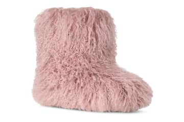 UGG25年秋冬シューズ「フラッフ モマ」“ふわっふわ”ボリューミーなショートブーツ＆スリッポン