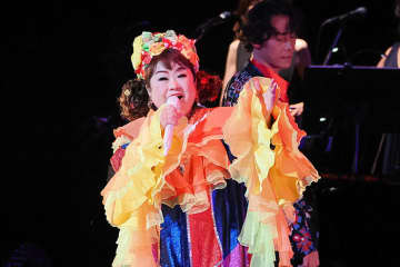 天童よしみが都内で昭和100年記念・100曲コンサート開催、囲み取材・本編独自レポート！　泉ピン子、中山秀征、ベイビーブー、野口五郎、井上芳雄、笑福亭鶴瓶、青木功がゲスト出演