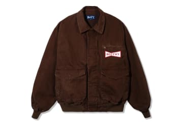 ボット×ヴェルディ“リボンロゴ”際立つワークジャケット＆「ヴィック」の総柄ニット