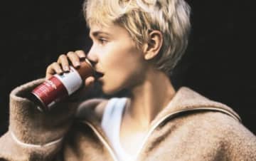 着るだけで「上手くハズせる」合わせる服を選ばない「都合のいい服」