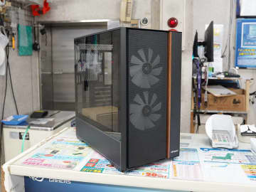 木材を使ったAntecのミドルタワーケース「FLUX REAR」が発売