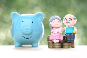 老後が心配です。貯金500万円と退職金1000万円で老人ホーム代は、足りるのでしょうか？