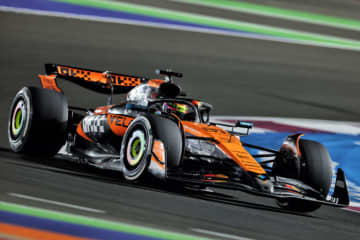 唯一のフリー走行はマクラーレン勢が後続を引き離すワン・ツー。アロンソが3番手に／F1カタールGP FP1