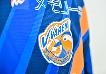 最終節の劇的昇格に向け｢フアンマの言葉に泣く｣長崎の“J2頂上決戦”前のロッカールームで35歳ベテランFWが熱い1分間スピーチ！｢号泣案件｣｢フアンマ隊長の言葉すごいよかった｣