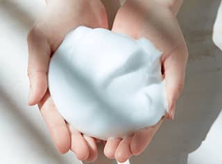 トリートメントでアワアワ!?haruが提案する新習慣｢ヘッドビューティ｣の世界