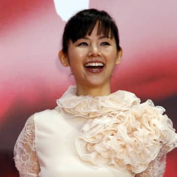 “老けない女優”小西真奈美が加齢の悩みを告白…『ちゅらさん』からの変貌とハニーセラピストとしての現在地