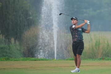 24歳のチョ・ウヨンが1打リードの単独首位浮上／アジアン