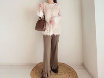 カジュアルもきれいめも余裕！【しまむら】大人に似合う「フリルパンツ」