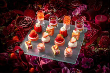 【コンラッド東京】いちごを贅沢に堪能できるストロベリーアフタヌーンティーが登場