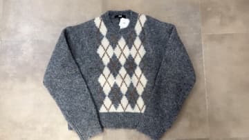 ユニクロのアーガイルセーターが軽くてあったか！絶妙丈でインしなくてもすっきり見える！
