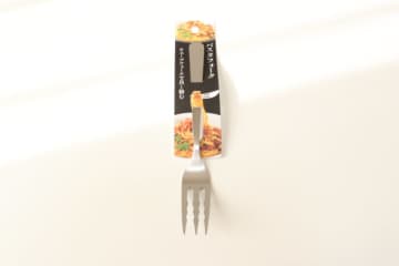 セリアで画期的なの見つけたよ～！「1本でうまく巻き取れて感動」変わったフォークが優秀だった