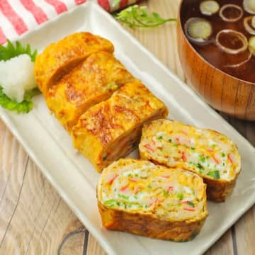 【卵焼きが別次元でウマくなる】「もう普通のには戻れない」「コスパもボリュームも文句なし」卵焼きの絶品アレンジレシピ