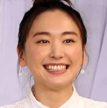 新垣結衣は芸能界から引退するのか?  相次ぐCM降板と夫・星野源の紅白連続出場ストップの余波