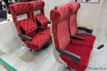 テーブルを自動収納！ 予約なしでは座れません!? コイトが提案する新たな「鉄道用座席」とは【鉄道技術展2025】