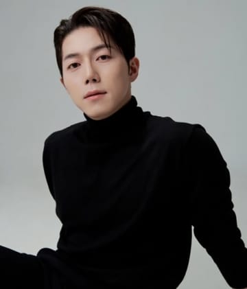 「中国を制覇する」と言って帰らぬ人に…韓国俳優、突然の心肺停止でこの世を去って1年