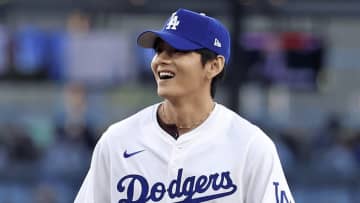 MLB公式がBTSら球場を彩った“K-popスター”公開「またVが見たい」「We love you V!!!」