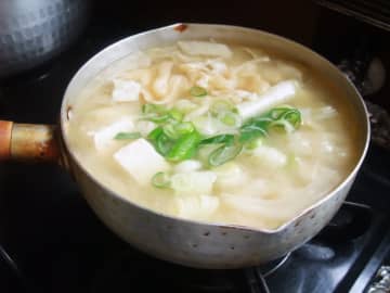 料理研究家ゆかり”材料たったの2つ”『ネギ豆腐』のレシピを公開！調理工程”ほぼ不要”「煮るだけ」で完成する”ヘルシー＆絶品おかず”に主婦も大注目「温まるし寒いこの時期に良いですね」「節約簡単レシピ最高」