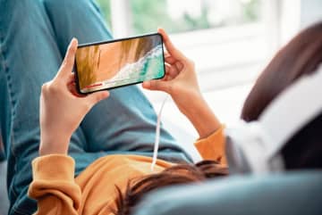 テレビはありませんが、スマホやiPadで動画視聴はできます。ただ、NHKを見ることはありません。この場合でも、NHK受信料を支払う義務は生じるのでしょうか？