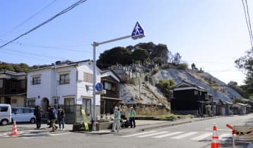 大分火災、立ち入り規制一部解除　鎮火確認で消防