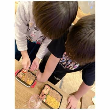辻希美、子どもたちが喜んだお弁当を披露「お弁当箱に入れるだけで気分上がるらしい」