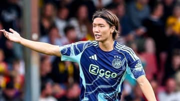 板倉滉は「日本人選手ではない」アヤックス暫定監督への不満発言巡り「奇妙な話」