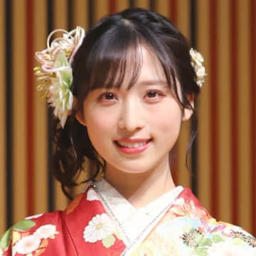 小栗有以は“2万年にひとりの美少女” 今なおAKB48を牽引する【2025秋ドラマ 注目美女の魅力と素顔】