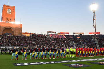 スタジアムの“選手トンネル”が「秘密基地」　裏側に潜入…長すぎる廊下に注目「好物」