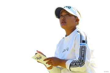 鈴木愛、金澤志奈が首位で並びシーズン最後の一日へ 申ジエと岩井千怜2打差