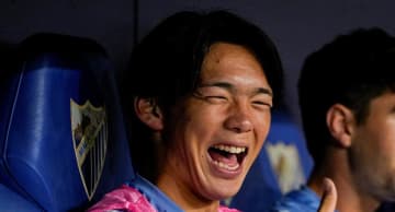 久保建英と同じソシエダで育成される20歳の日本人大器、監督が成長と課題を指摘